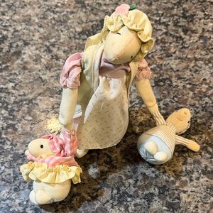 Russ Plush Mother Mouse with Two Baby Mice in Pink, Cream, Yellow